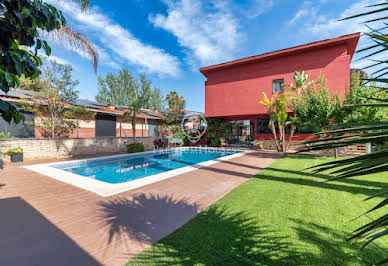 House with pool and terrace 2