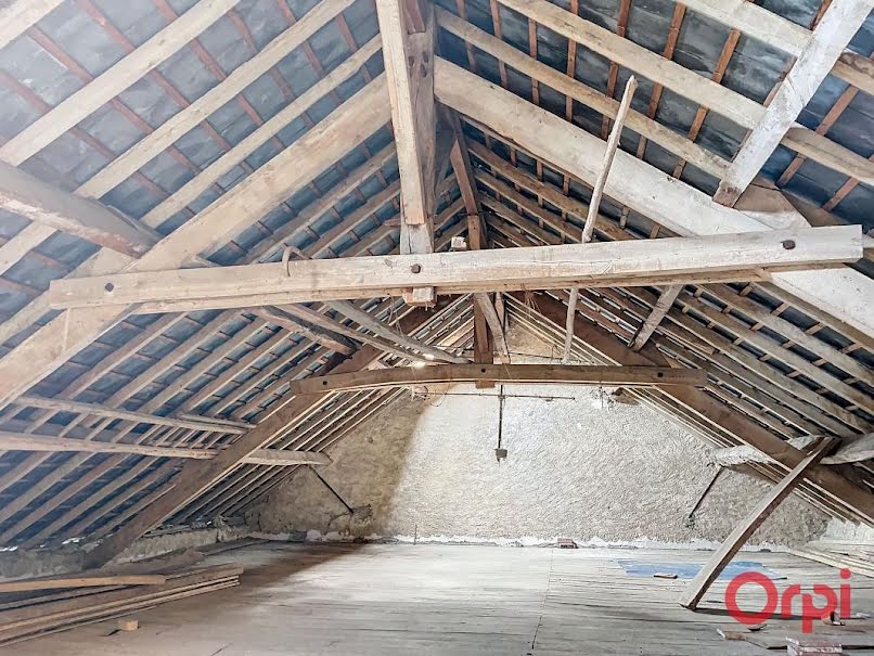 Vente ferme 5 pièces 130 m² à Sainte-Thérence (03420), 55 000 €