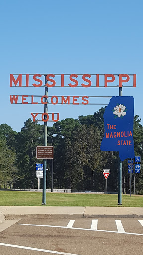 Old Welcome to Mississippi Sign