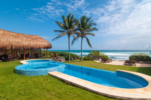 House with pool 1