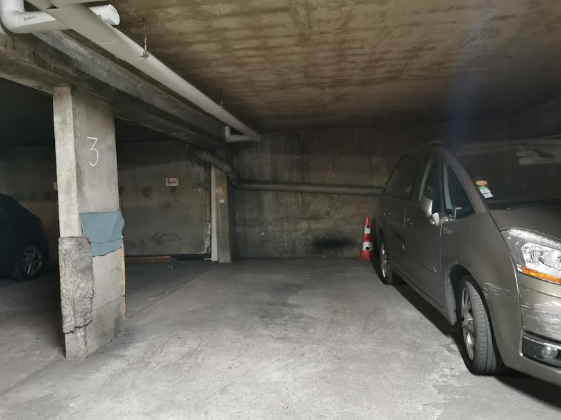 Location  parking  12.5 m² à Paris 15ème (75015), 120 €