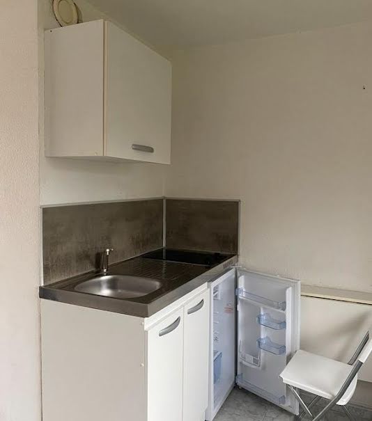 Location  appartement 1 pièce 13 m² à Nimes (30000), 410 €