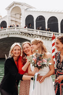 Fotografo di matrimoni Kseniya Sheshenina (italianca). Foto del 8 aprile 2022