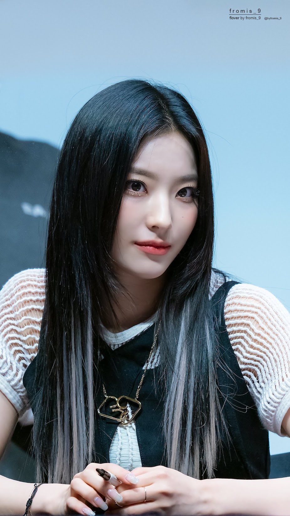 210530-fromis-9-Saerom-documents-2