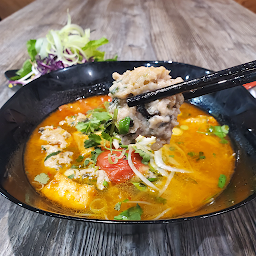 Bun Oc (Tomato & Escargot Rice Vermicelli Noodle Soup)