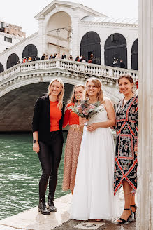 Fotógrafo de casamento Kseniya Sheshenina (italianca). Foto de 8 de abril 2022