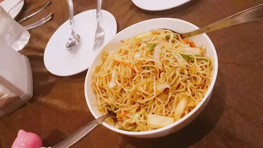 Veg Hakka Noodles