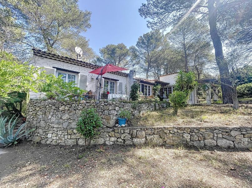 Vente maison 4 pièces 100 m² à Bagnols-en-Forêt (83600), 400 000 €