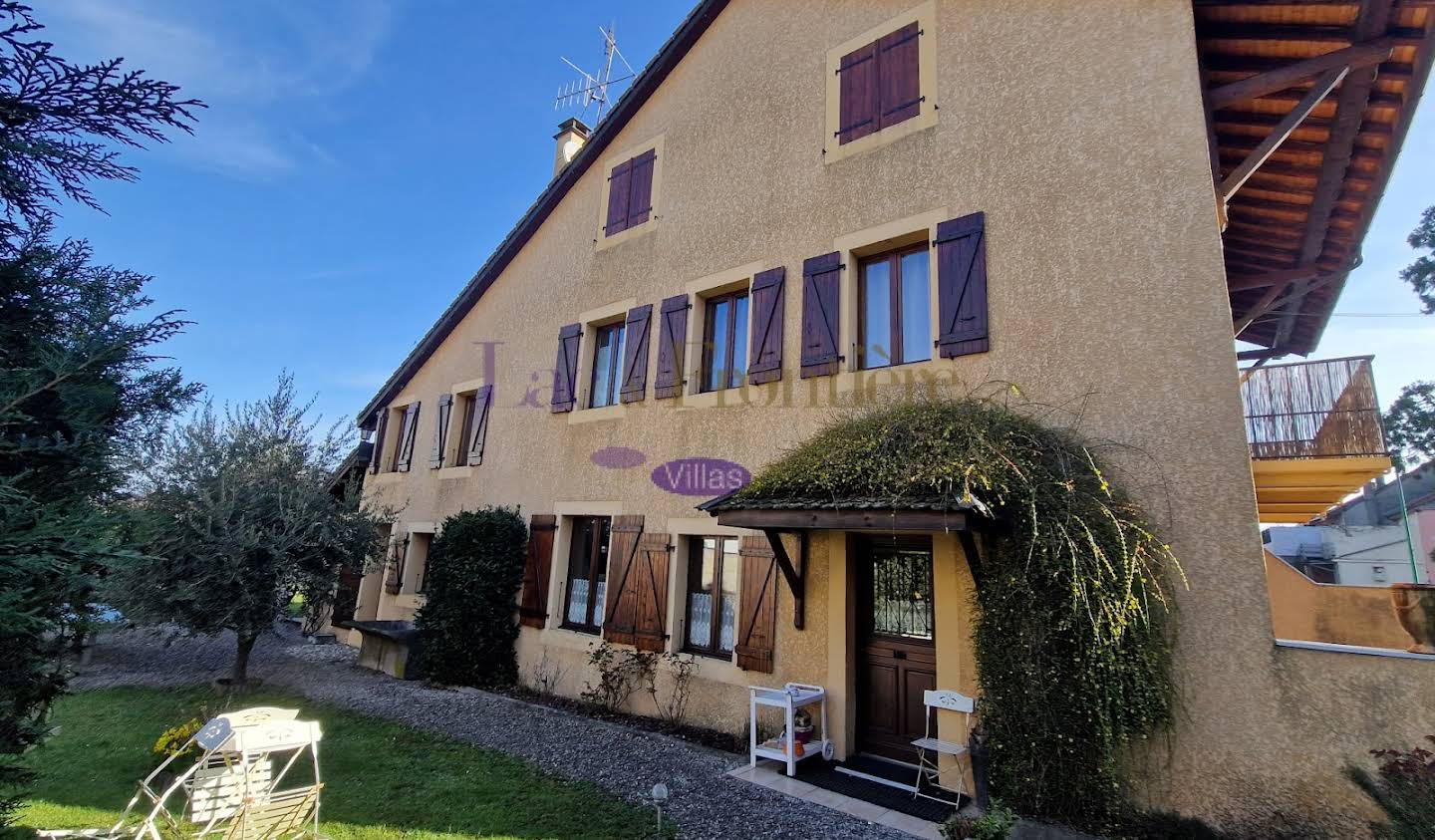 Maison avec piscine et terrasse Douvaine