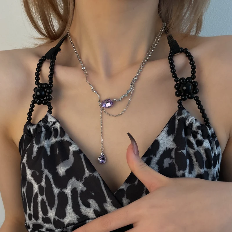 Collier à pampilles en diamant violet Design spécial Un bijou unique pour un style raffiné et une élégance inégalée pour toutes les occasions