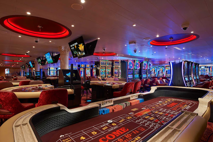Play blackjack, slots or craps at the casino during your Carnival Venezia sailing. 