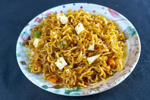 Paneer Fried Maggi