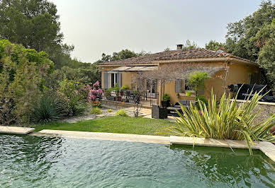 Villa avec piscine et terrasse 17