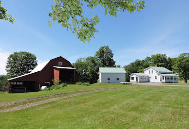 Corps de ferme avec jardin 4