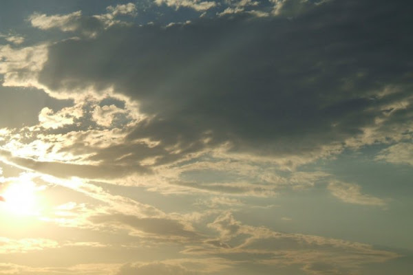 Il cielo sopra la città di Sakti