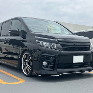 ヴォクシー ZRR80W