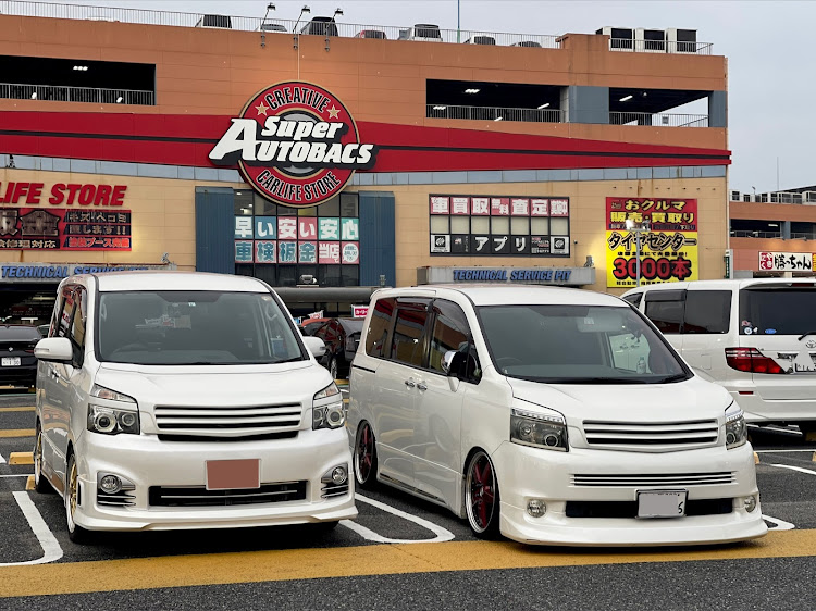 ヴォクシーの七零保存會・Loose connect・シルクブレイズ・闇取引密会・アマドゥに関するカスタム事例の投稿画像2枚目