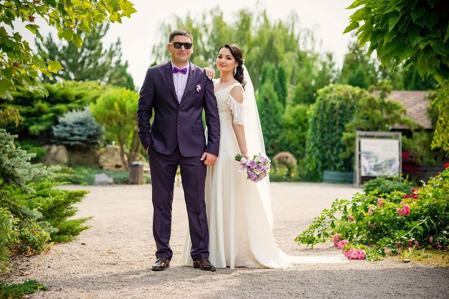 Fotógrafo de casamento Yuliya Romaniy (juliyuli). Foto de 22 de abril 2020