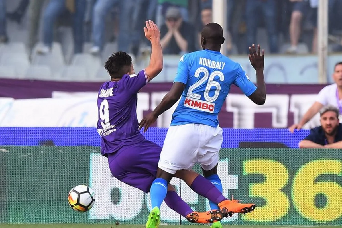 ? L'arbitre vidéo joue un rôle crucial dans le match importantissime de Naples à la Fiorentina