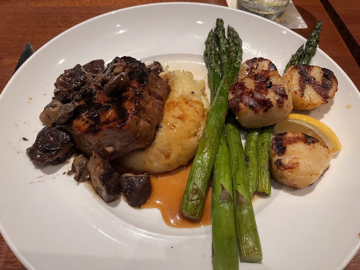 Filet Mignon with Scallops added