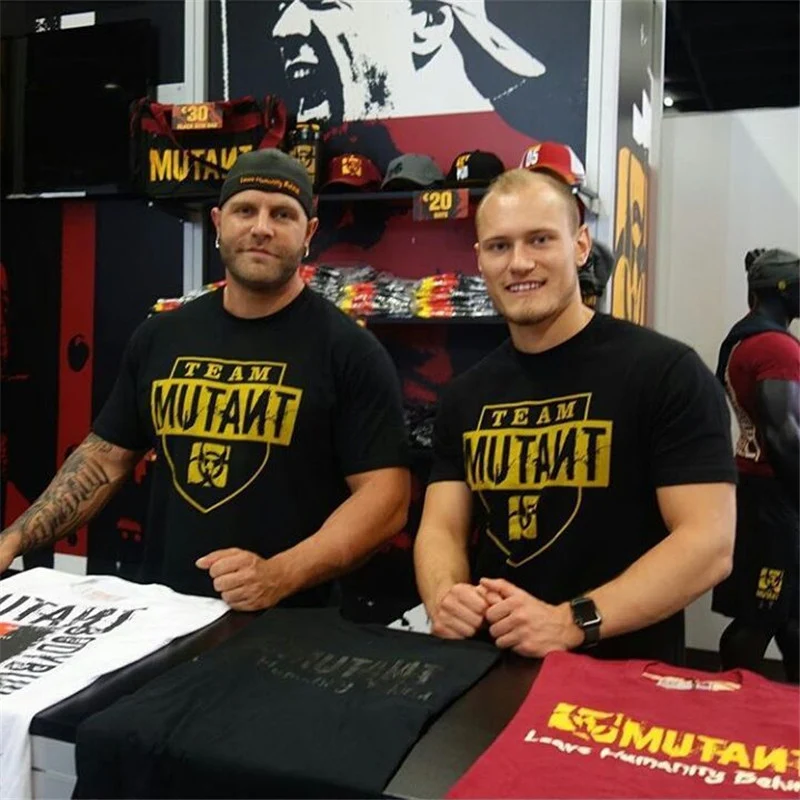 Nova camiseta de manga curta e justa para homens. Perfeita para academia e fitness, ideal para treinos e exercícios.