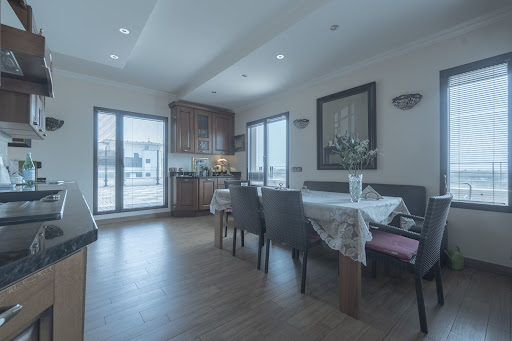 Contemporary apartment with terrace 4