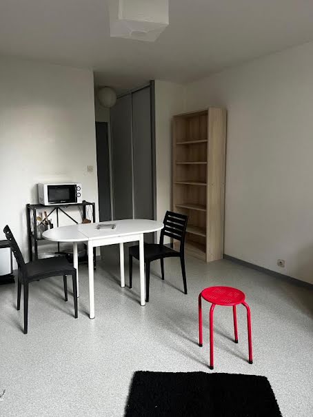 Location meublée appartement 1 pièce 23 m² à Limoges (87000), 370 €