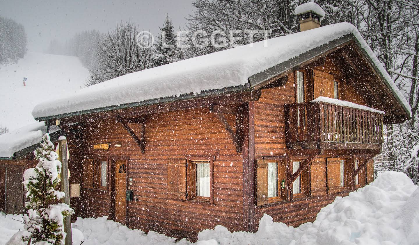 Chalet avec vue panoramique et terrasse Les Gets