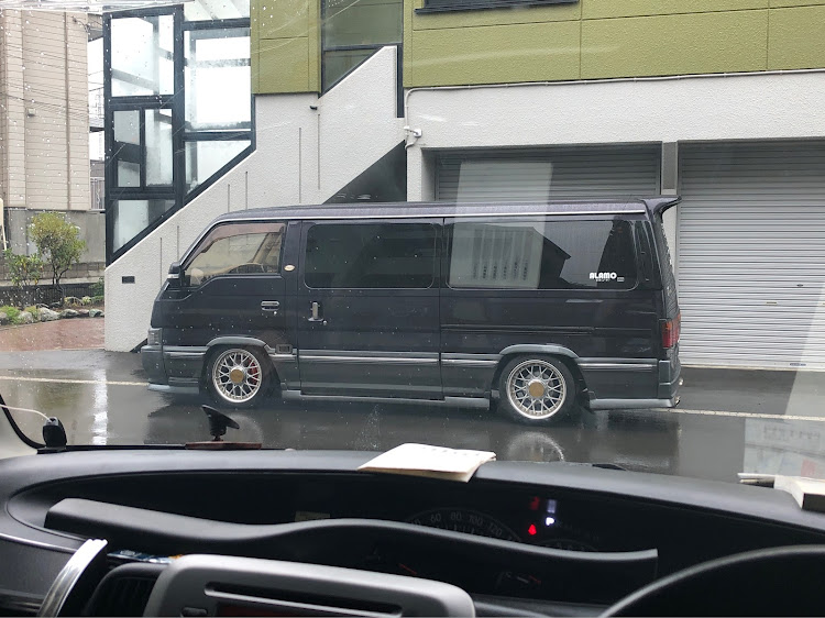 キャラバンコーチの真横・E24ホーミーロイヤル・la610s タントカスタムRS・E24キャラバン ロイヤル・e25 キャラバンオーテクライダーに関するカスタム事例の投稿画像7枚目