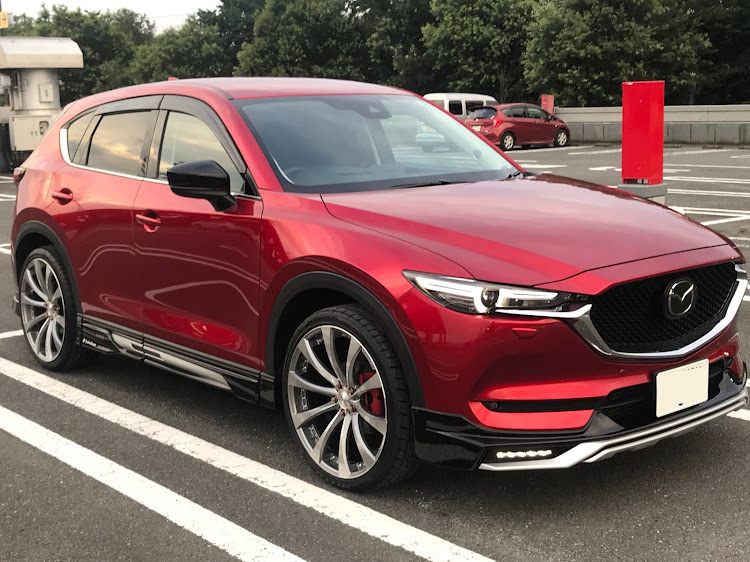 CX-5のタイヤ交換・22インチ・CX-5・ソウルレッドに関するカスタム事例の投稿画像1枚目