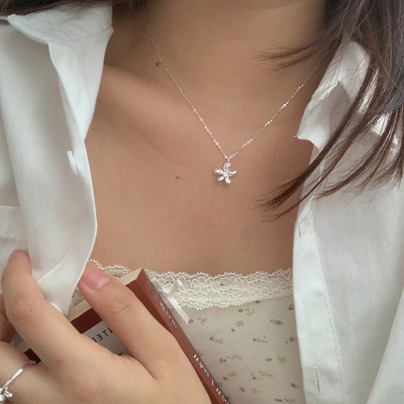 S925 Sterling Zilveren Egg Flower Ketting, een uniek sieraad. Speciaal design, ideaal cadeau voor vrouwen, modieus en elegant.