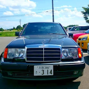 Eクラス セダン W124