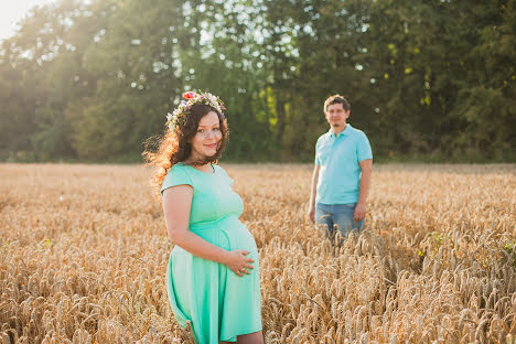 Fotografo di matrimoni Kaleriya Petrovskaya (lira192021). Foto del 24 ottobre 2015