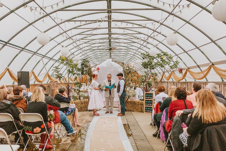 Fotógrafo de casamento Emilie Smith (emiliesmith). Foto de 10 de maio 2019