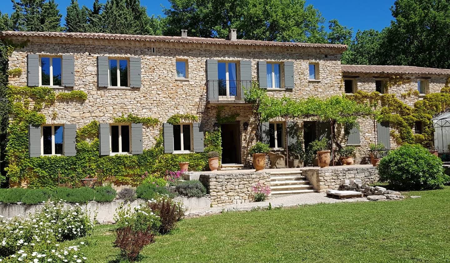 Propriété avec piscine Gordes