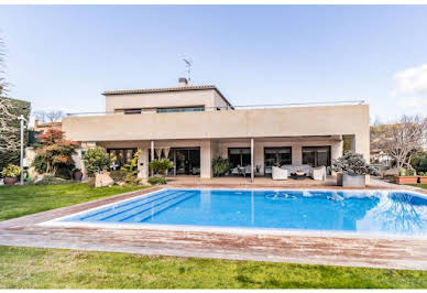 House with pool and terrace 2