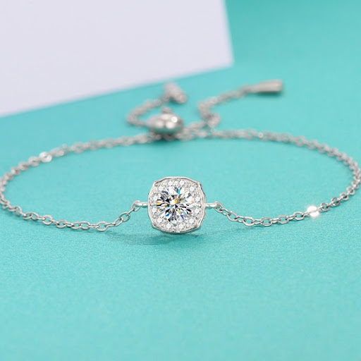 Title 5, Womens Fashion Simple Moissanite Hairui Bracel...