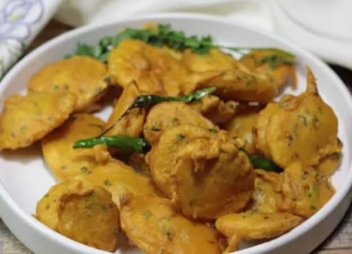 Aloo Pakoda (Classic) [10 Pcs]