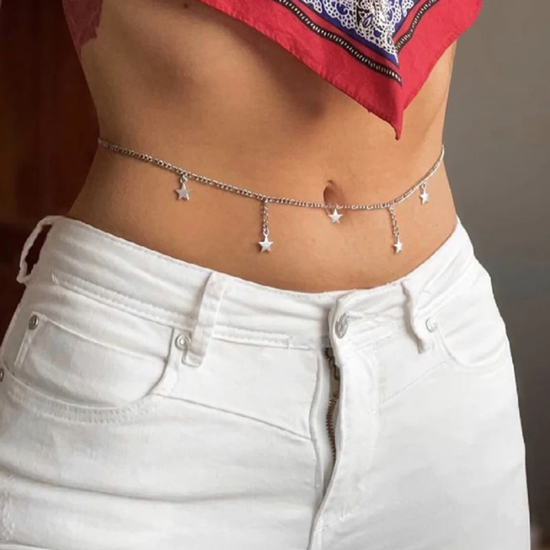Eenvoudige ster hanger tailleketting voor de feestdagen. Voeg een feestelijke touch toe aan je outfit. Elegant design, gemakkelijk te combineren. Perfect voor feesten.