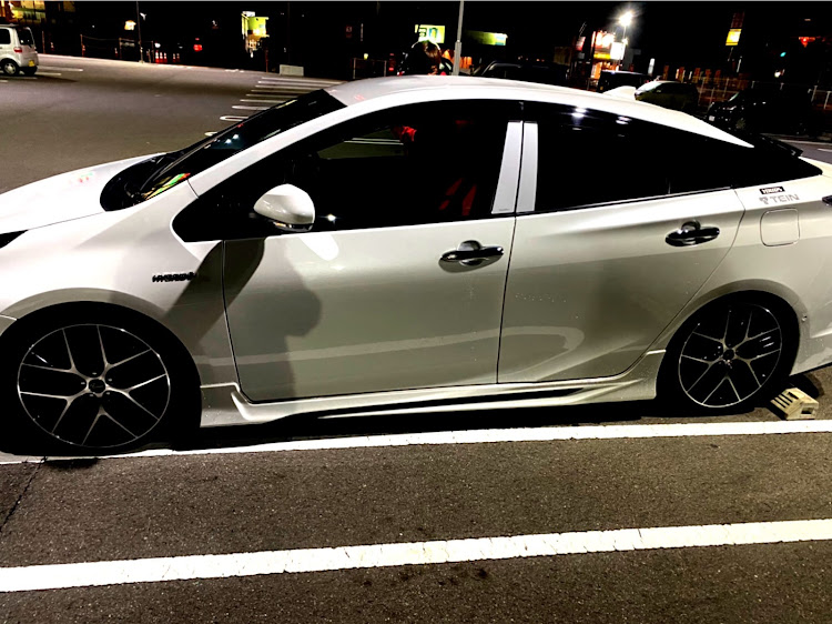 プリウスのエイムゲイン・やはり撮る・プリウス乗りと繋がりたい・洗車に関するカスタム事例の投稿画像4枚目
