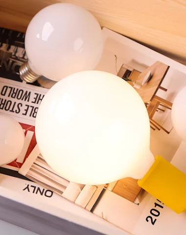 Milchweißes LED-Glas Leuchtmittel f - 0