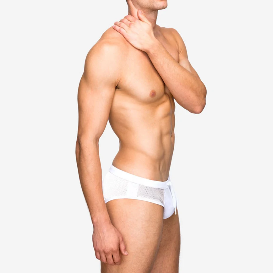 Calzoncillos de natación blancos de malla, transpirables y cómodos. Disfruta del sol con estilo, perfectos para la playa y la piscina.