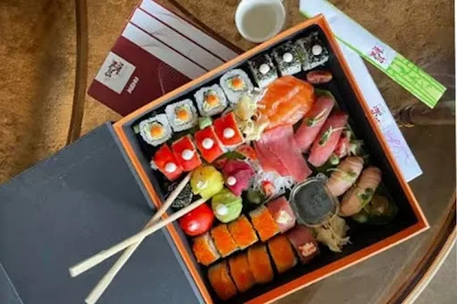 Mini Sushi Platter Non-Veg (12 Pcs)