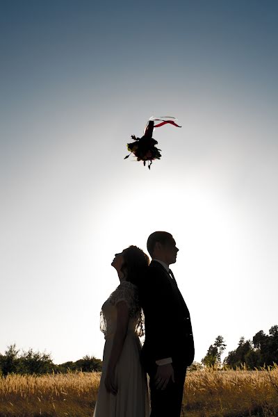 Fotografo di matrimoni Nina Krasnologvinova (ninakras). Foto del 19 aprile 2019