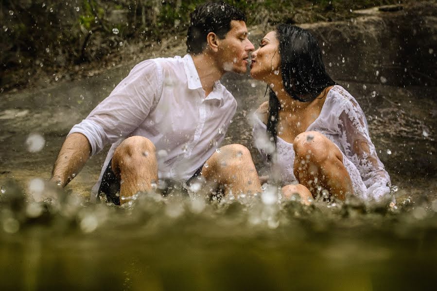 Fotografo di matrimoni Júnior Pereira (juniorfoto). Foto del 11 agosto 2017