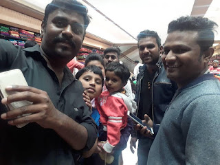 Vipul Mhaske at Mulchand Cloth Corner, Budhwar Peth,  photos