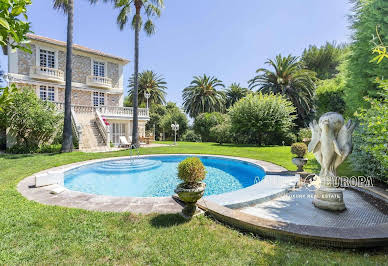 Villa with pool 2