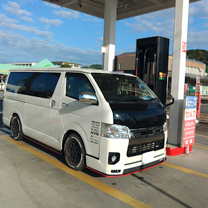 ハイエースバン TRH200V