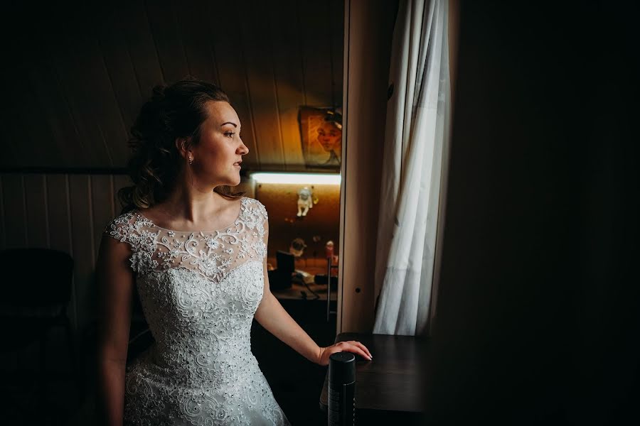 結婚式の写真家Aleksandr Chugunov (alex2349)。2018 6月8日の写真