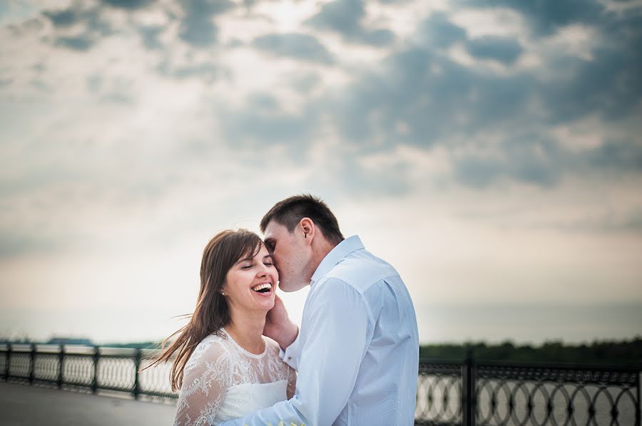 Fotógrafo de casamento Natalya Popova (popovanata). Foto de 1 de dezembro 2014